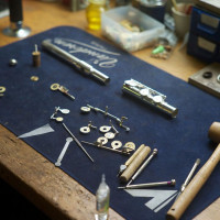 Réglages sur une flûte traversière