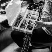 Remontage d'une clé de saxophone ténor